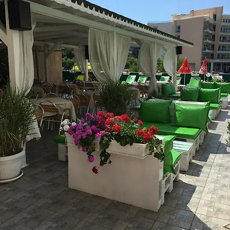 Апартаменты Sunny Cove Солнечный берег