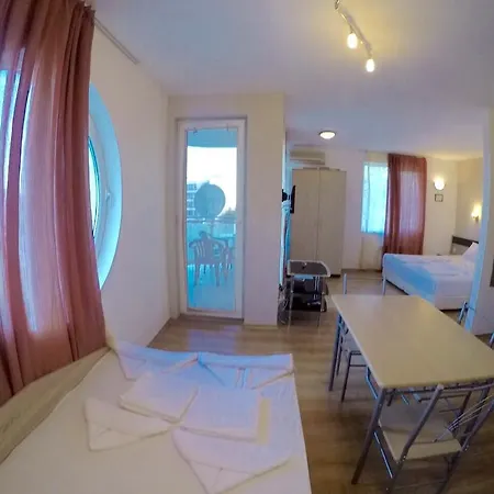 Sunny Cove Апартаменты